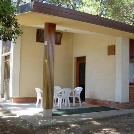 Lägenhet Three-room In A Family House With Shared Garden In Lignano Pineta *